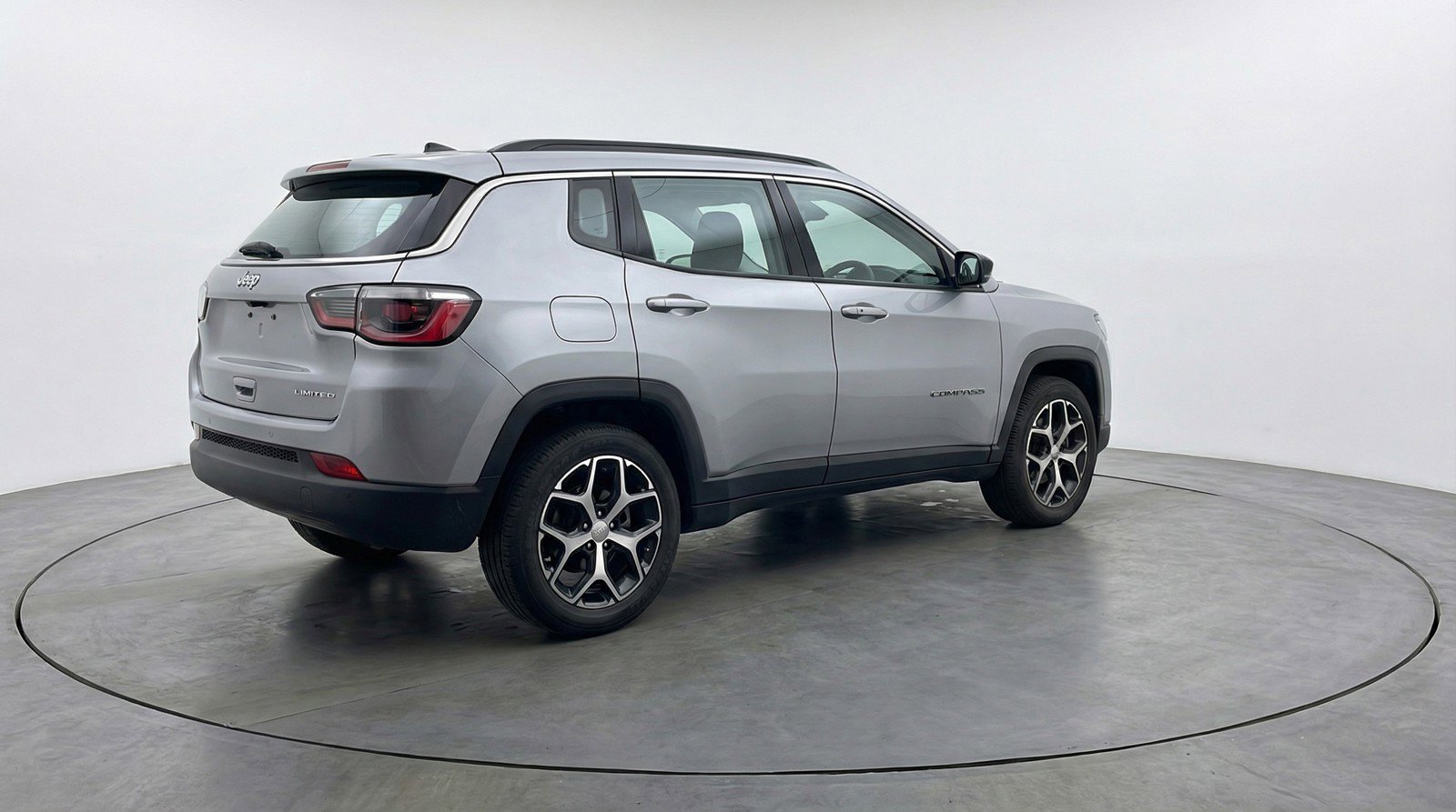 Used 2025 Jeep Compass Limited image 9