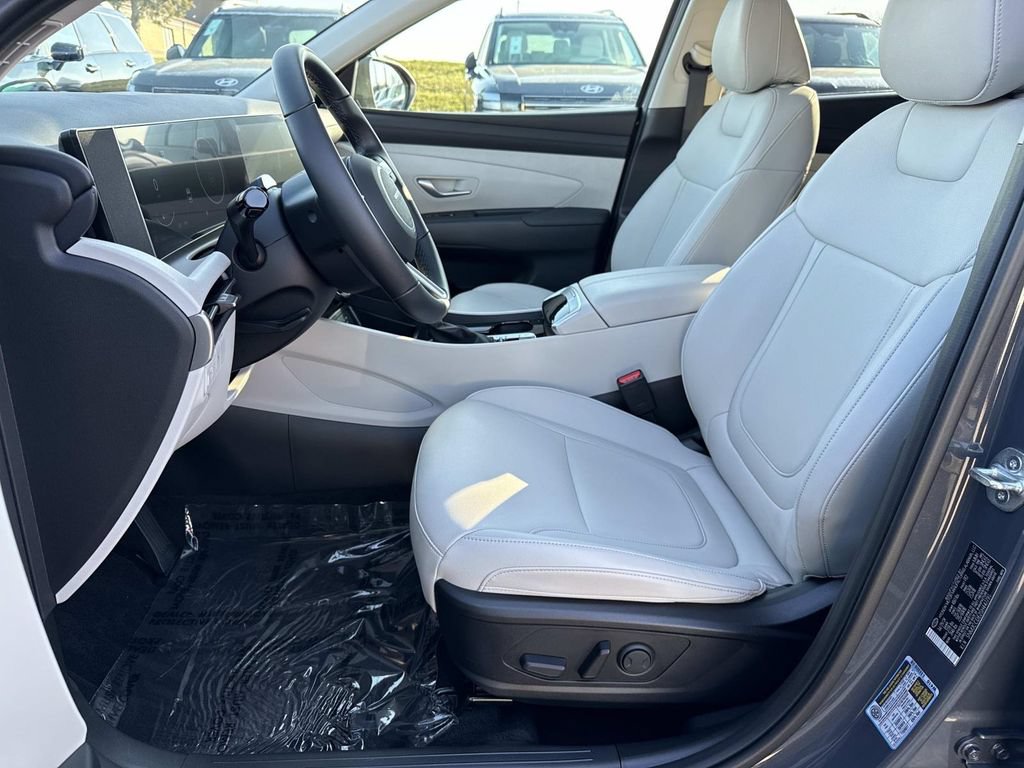 Used 2025 Hyundai Tucson SEL AWD/4WD image 24