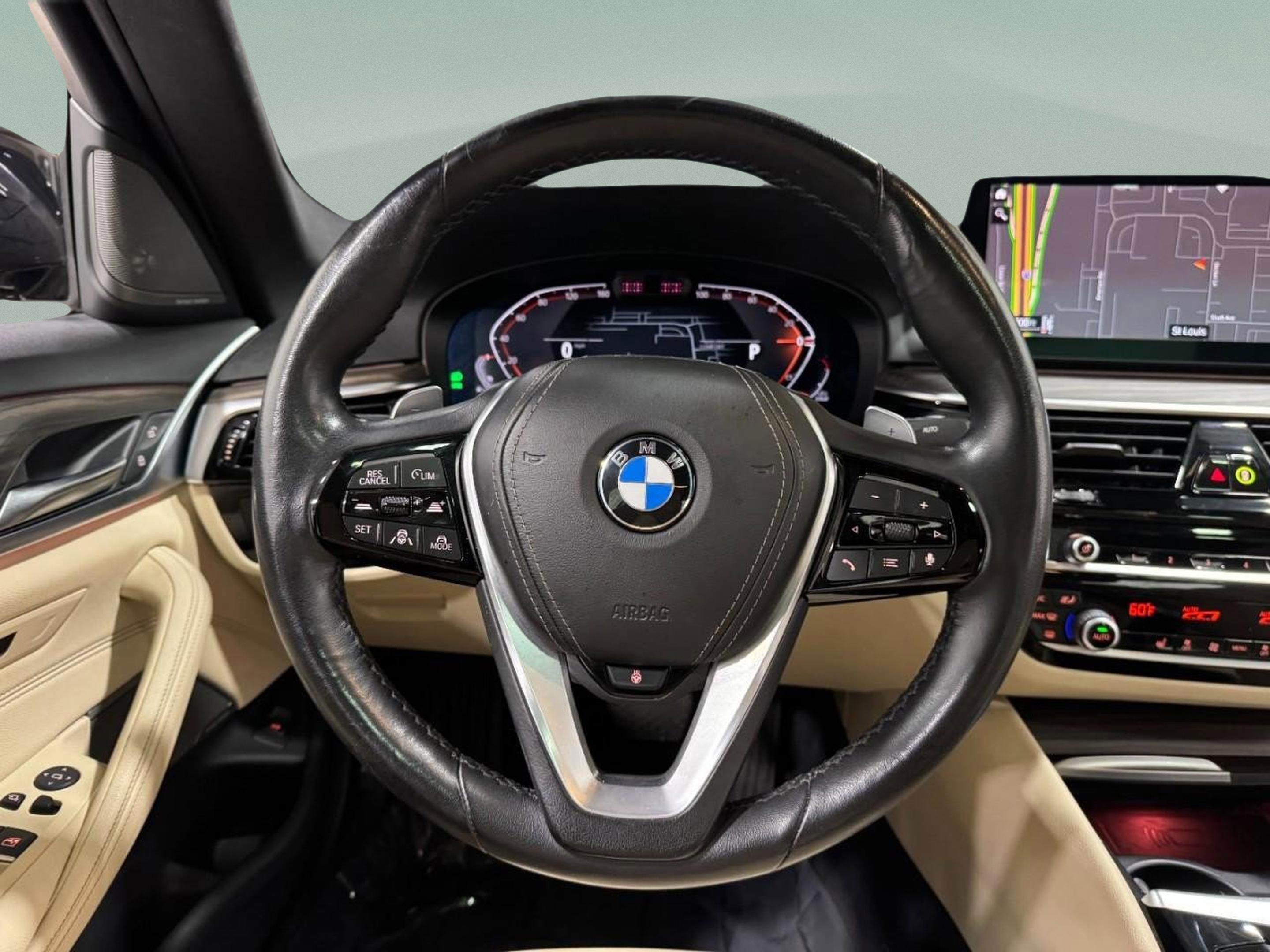 Used 2022 BMW 540i xDrive w/ Premium Package image 12