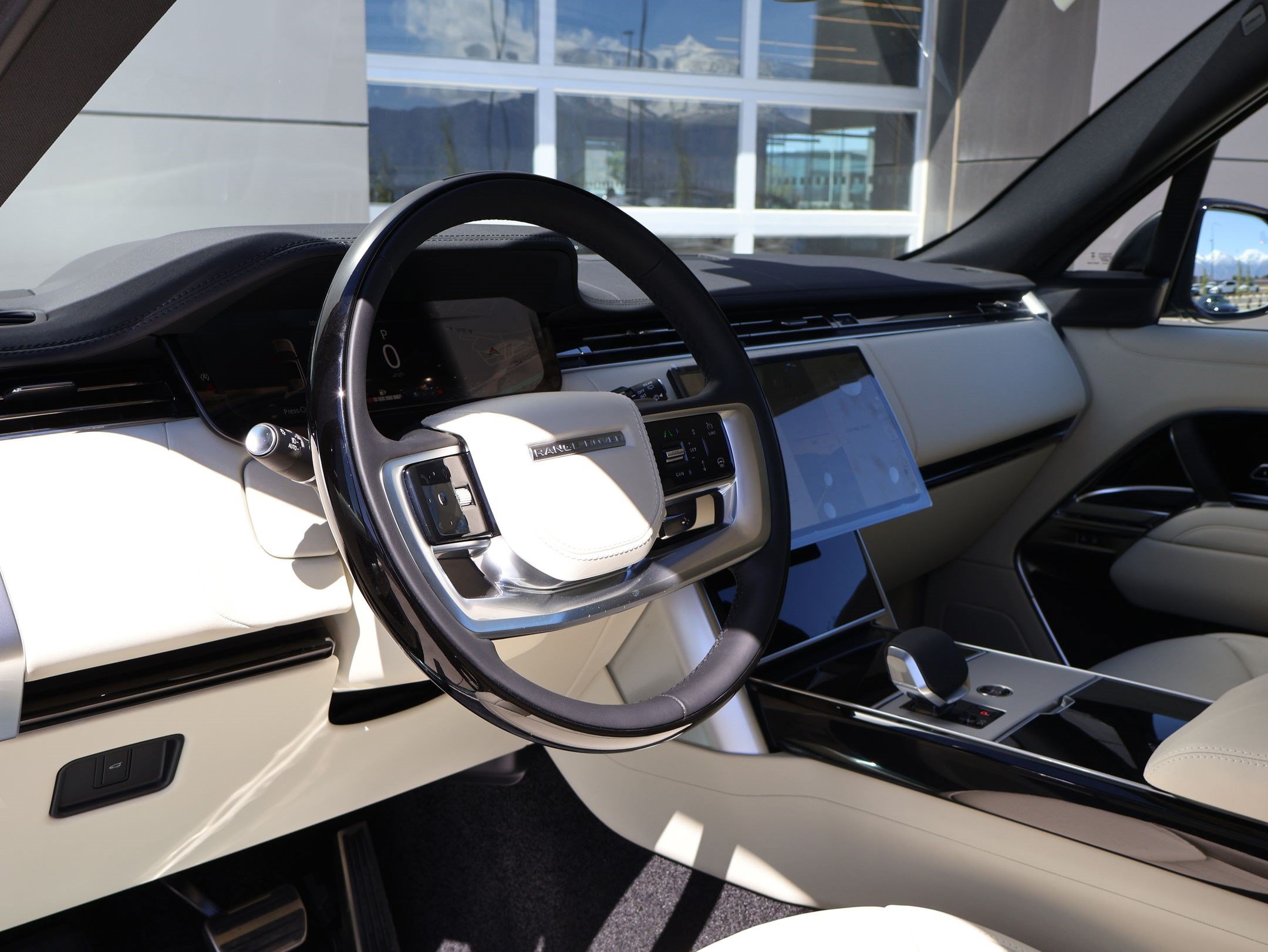New 2026 Land Rover Range Rover SE AWD/4WD image 12