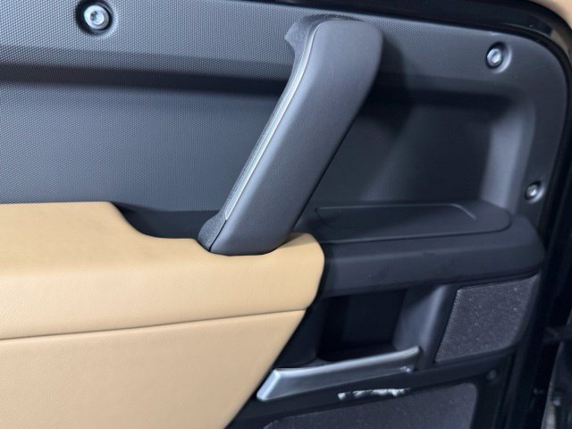 New 2026 Land Rover Defender 110 X-Dynamic SE AWD/4WD image 24