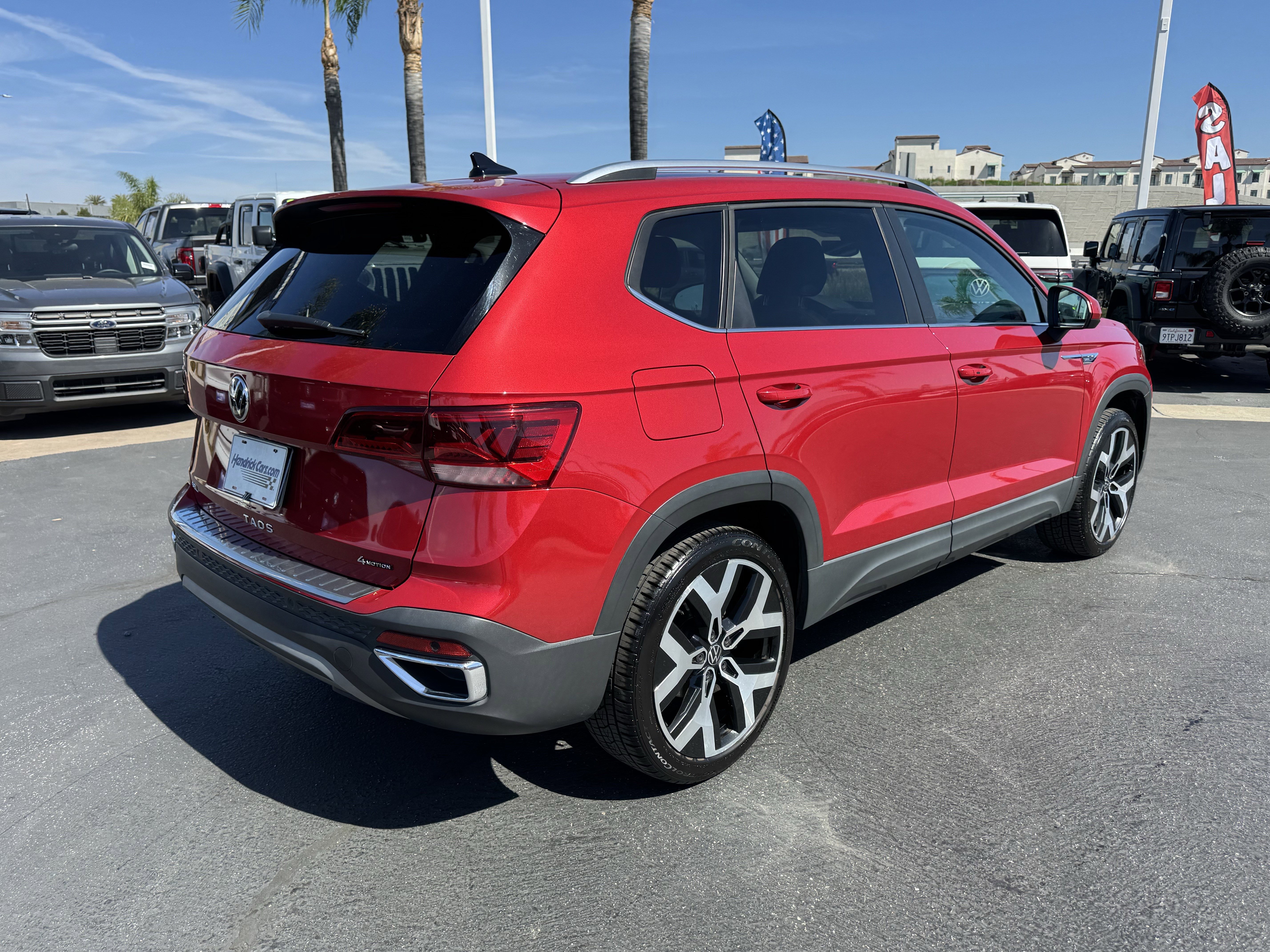 Used 2022 Volkswagen Taos SEL w/ Panoramic Sunroof Package image 10