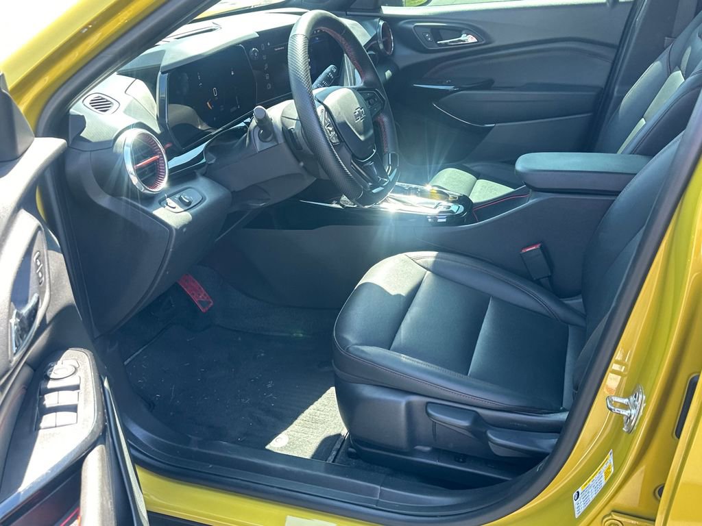 Used 2024 Chevrolet Trax RS w/ Sunroof Package image 10