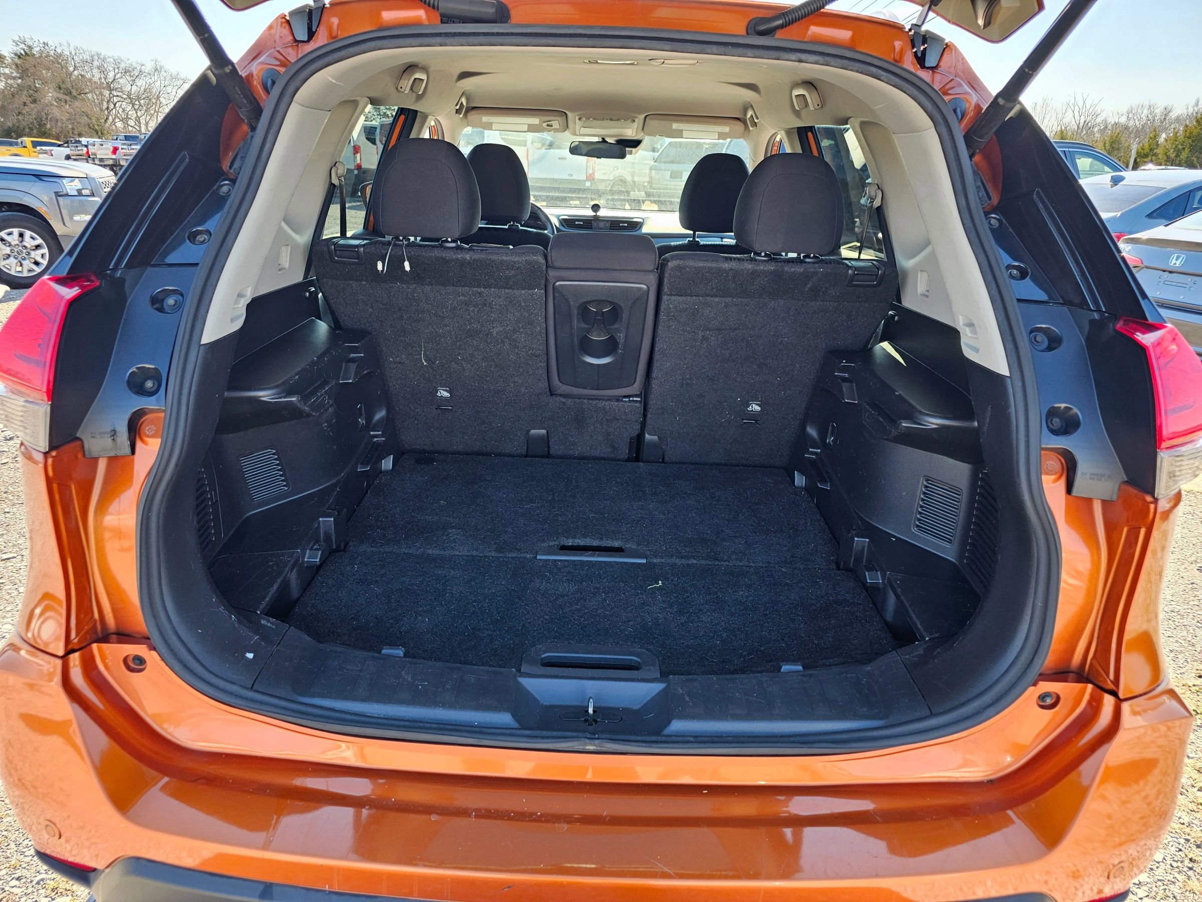 Used 2019 Nissan Rogue SV image 10