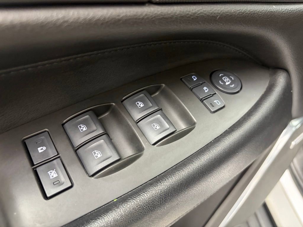 Used 2017 Cadillac Escalade ESV Luxury AWD/4WD image 8
