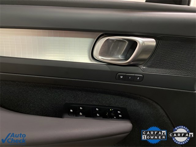 Used 2025 Volvo XC40 B5 Core image 26