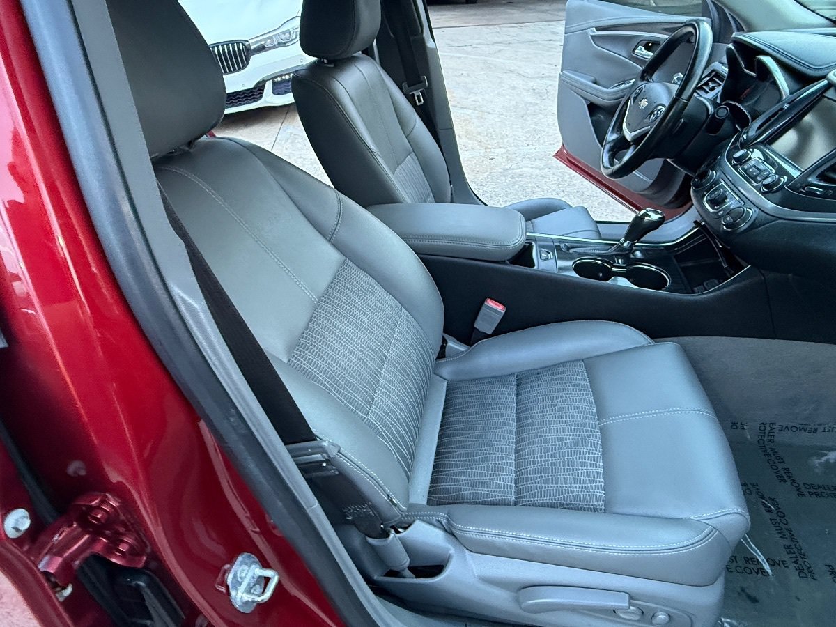 Used 2019 Chevrolet Impala LT FWD image 16