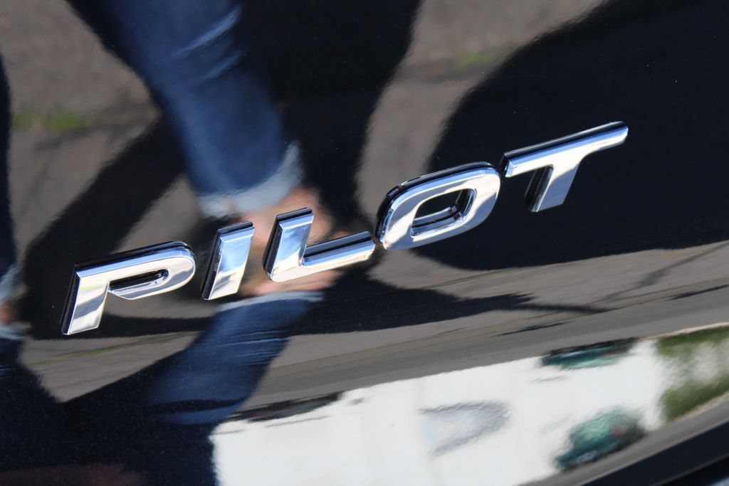 Used 2017 Honda Pilot Touring image 10
