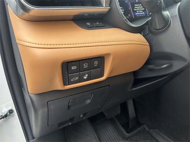 Used 2024 Toyota Highlander Platinum image 15