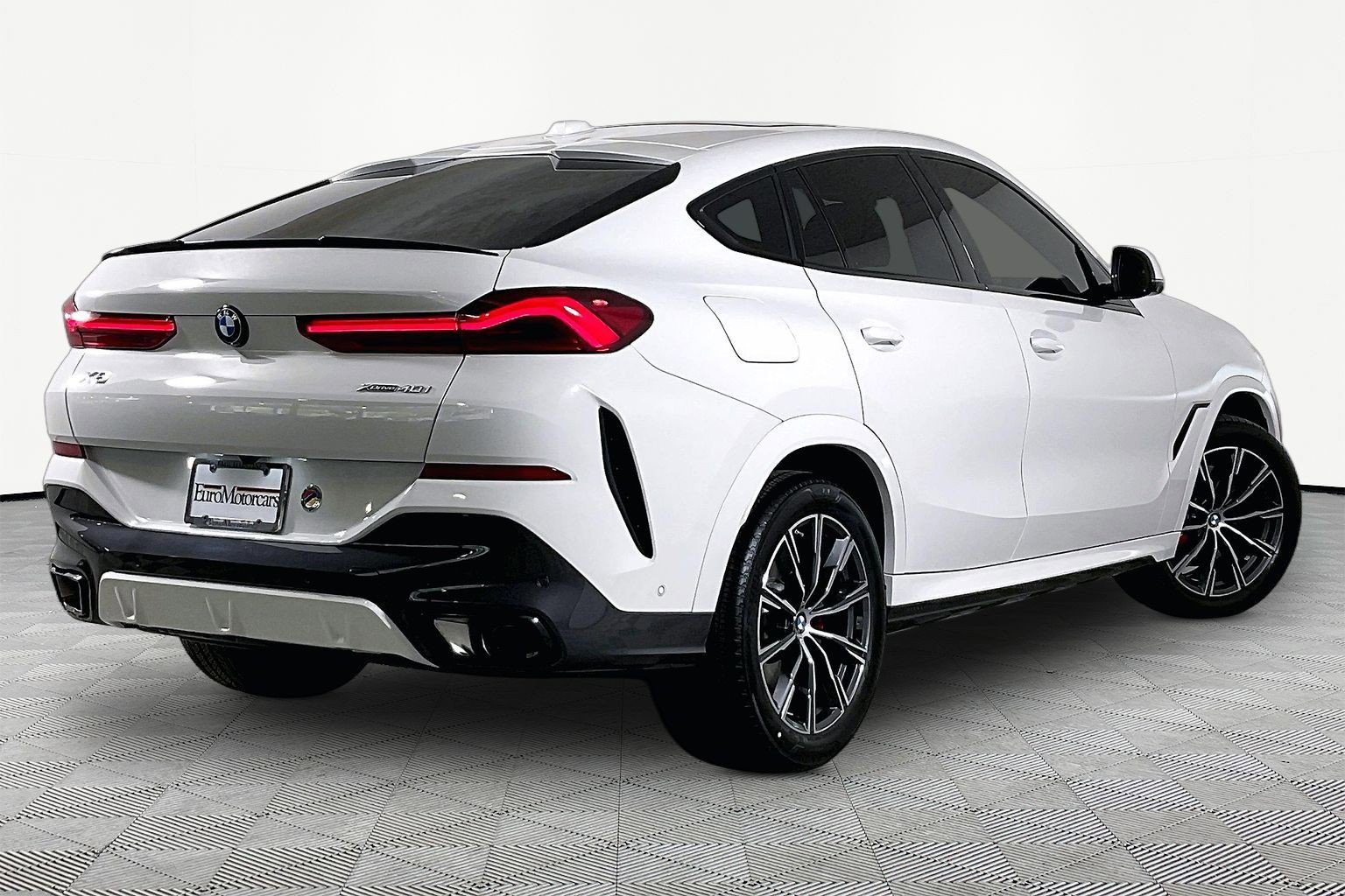 Certified 2026 BMW X6 xDrive40i AWD/4WD image 8