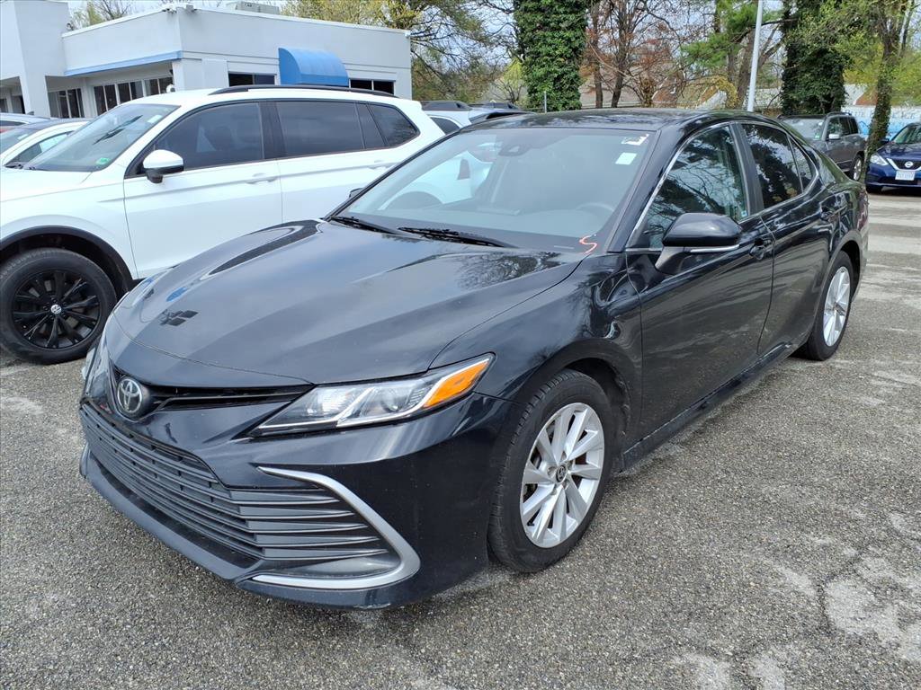 Used 2021 Toyota Camry LE w/ Convenience Package image 2