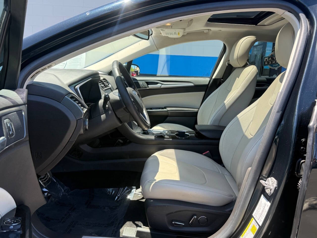 Used 2014 Ford Fusion Titanium FWD image 8
