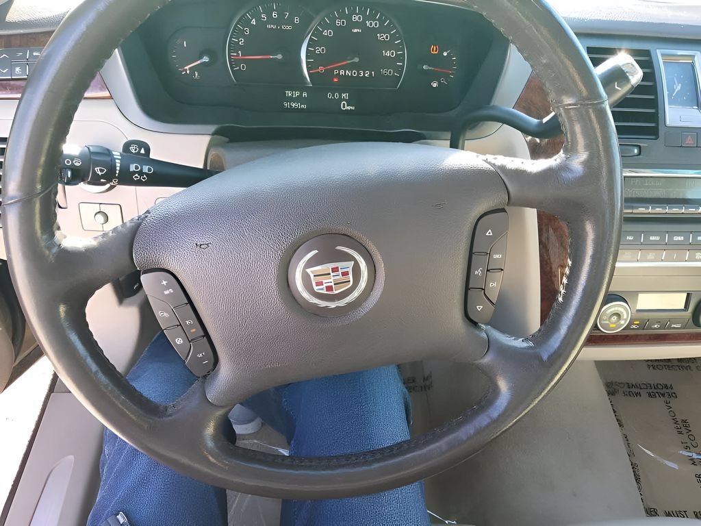 Used 2007 Cadillac DTS Luxury I w/ Sun And Sound Package FWD image 17