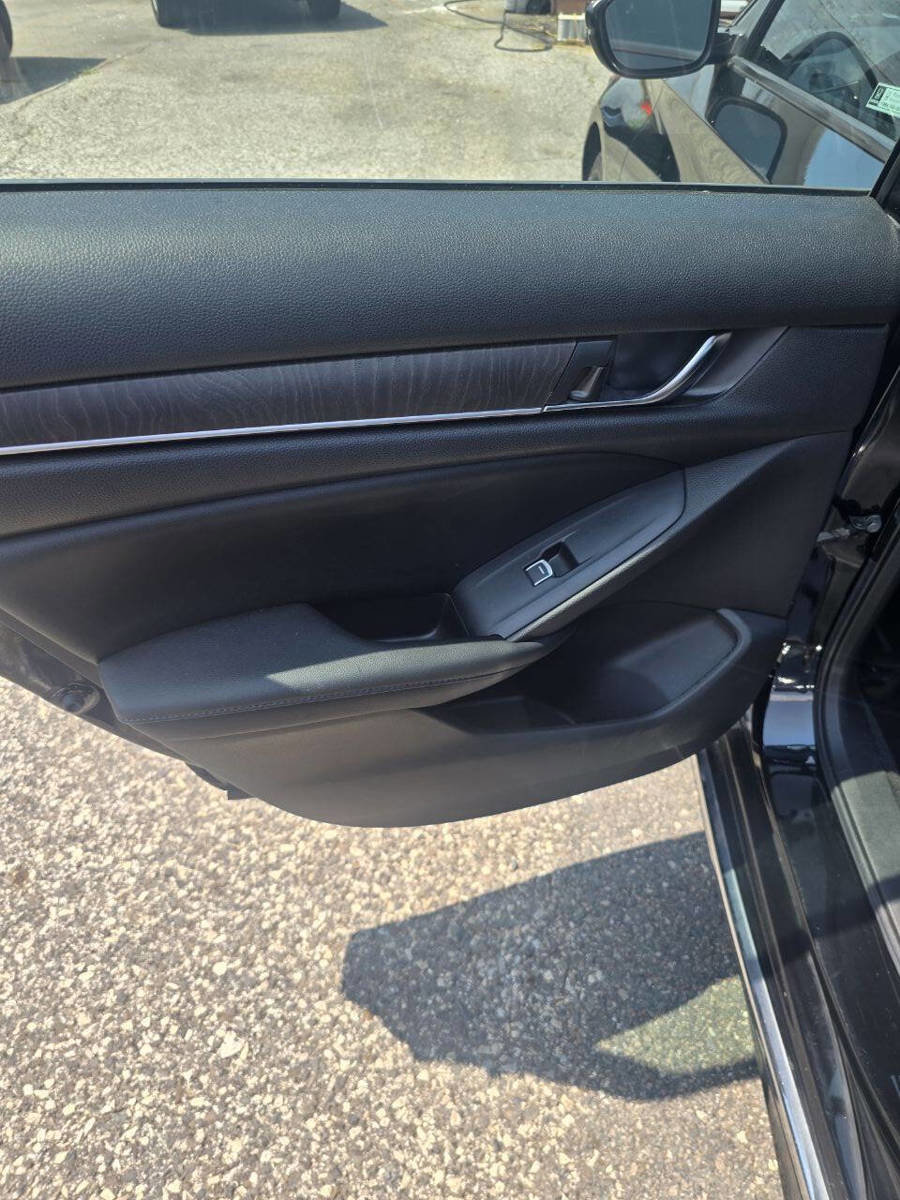 Used 2021 Honda Accord EX-L image 11