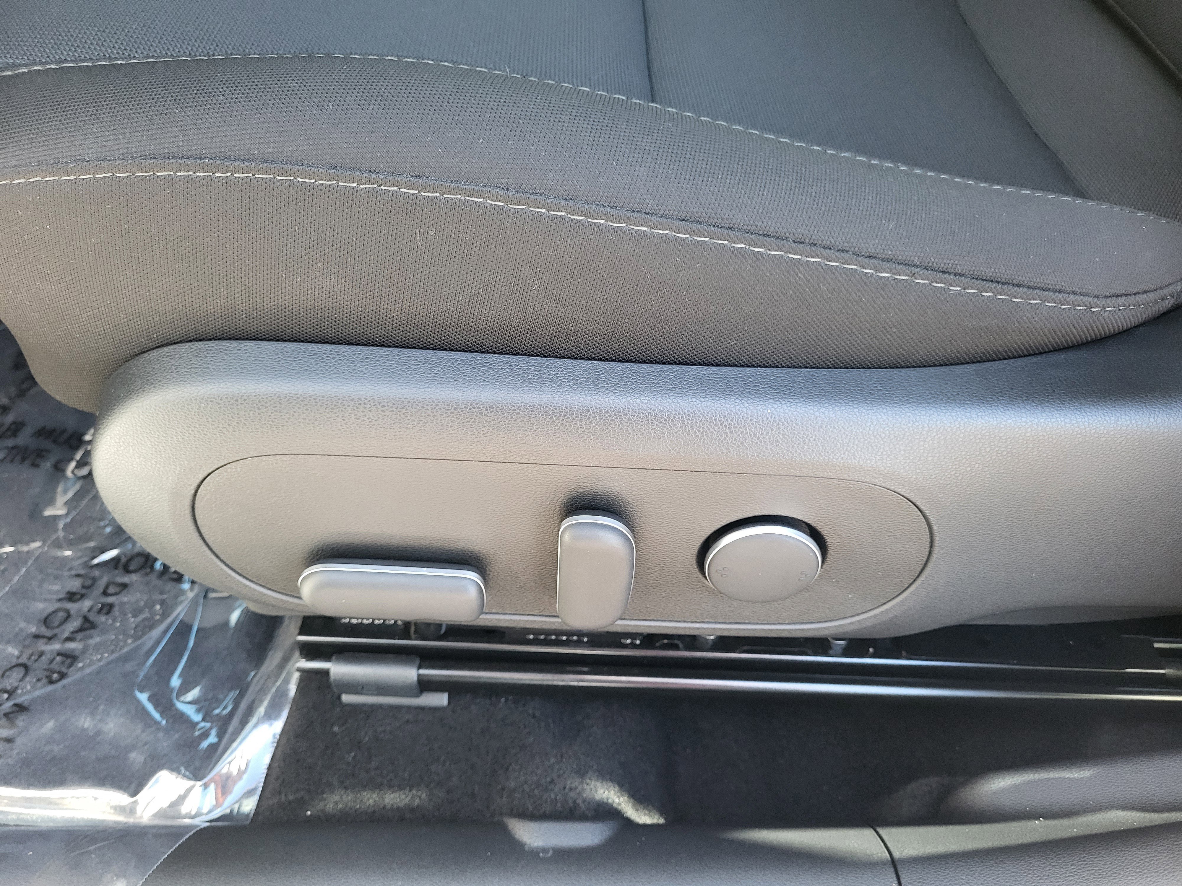 Used 2025 Hyundai Kona SEL image 12