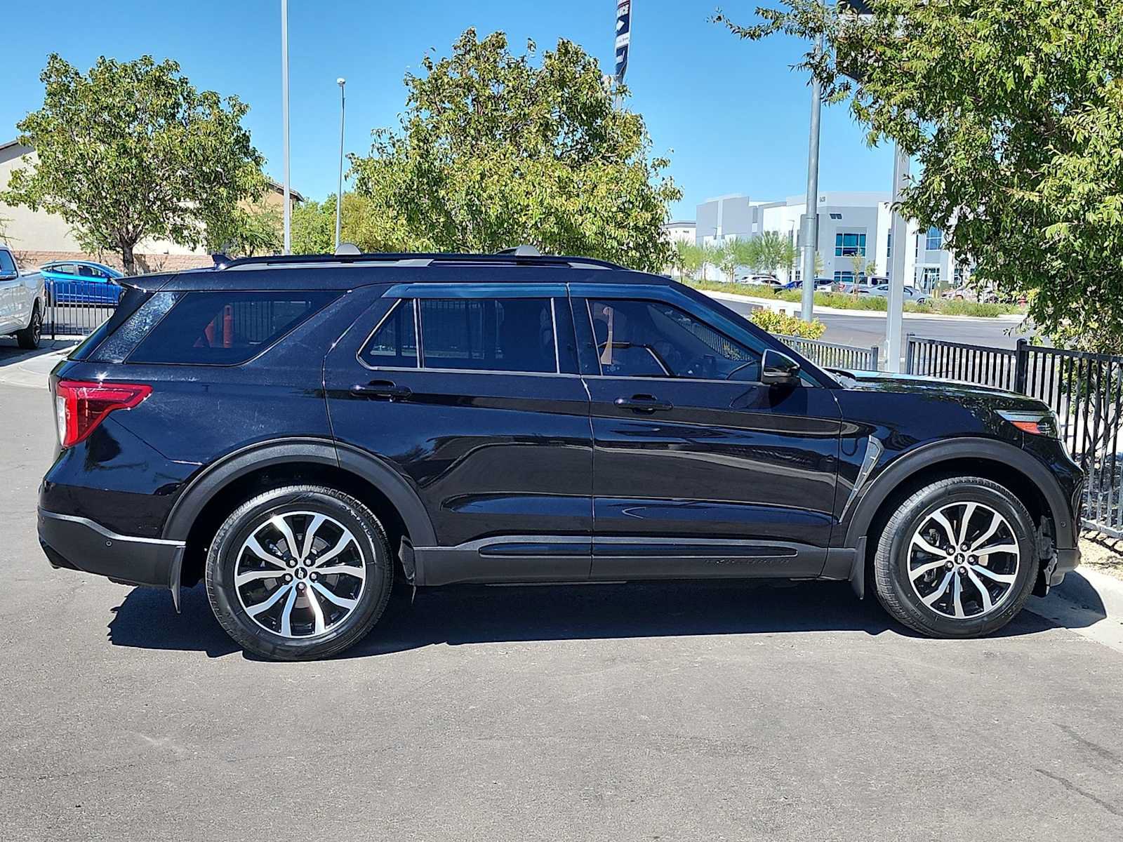 Used 2020 Ford Explorer ST w/ Premium Technology Package AWD/4WD image 9