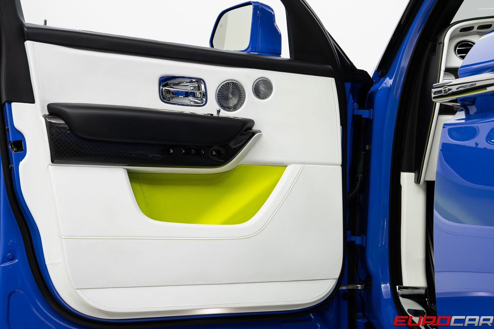 Used 2021 Rolls-Royce Cullinan Black Badge image 26