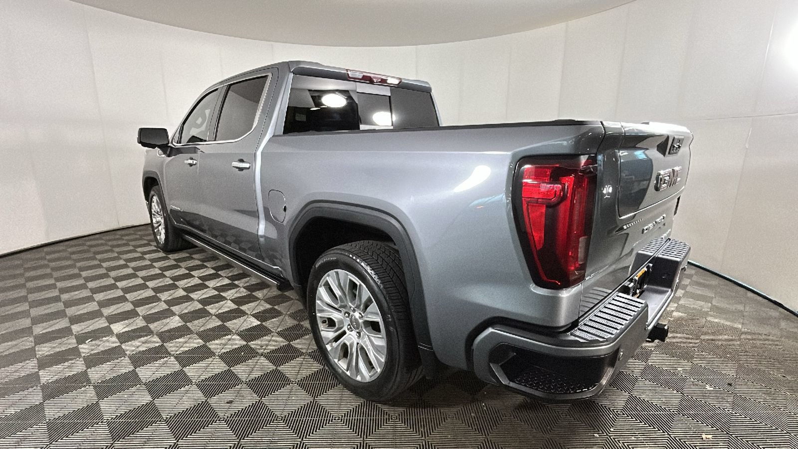 Used 2022 GMC Sierra 1500 Denali w/ Denali Reserve Package AWD/4WD image 5