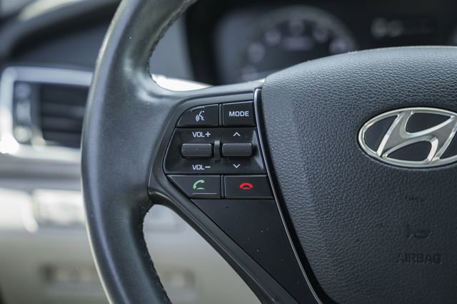 Used 2015 Hyundai Sonata Limited w/ Option Group 06 FWD image 33