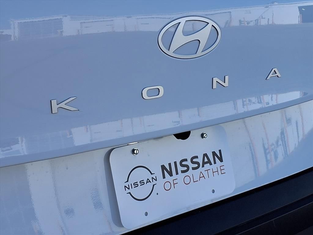 Used 2025 Hyundai Kona SEL image 21
