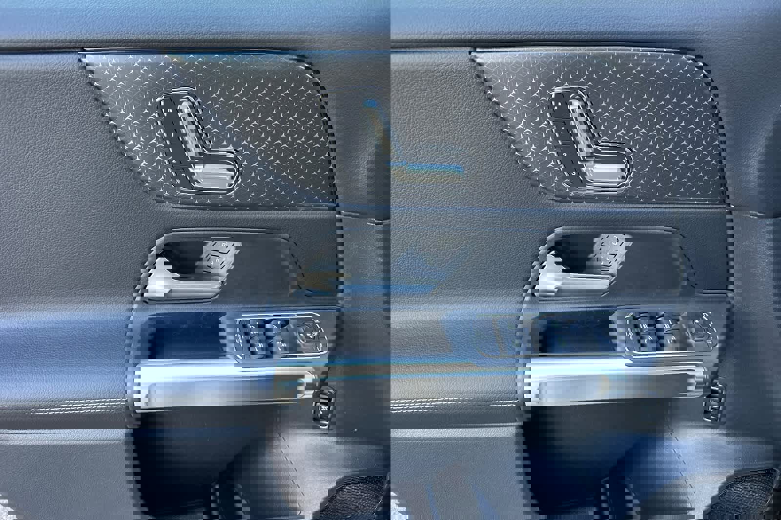 New 2026 Mercedes-Benz GLB 250 image 10