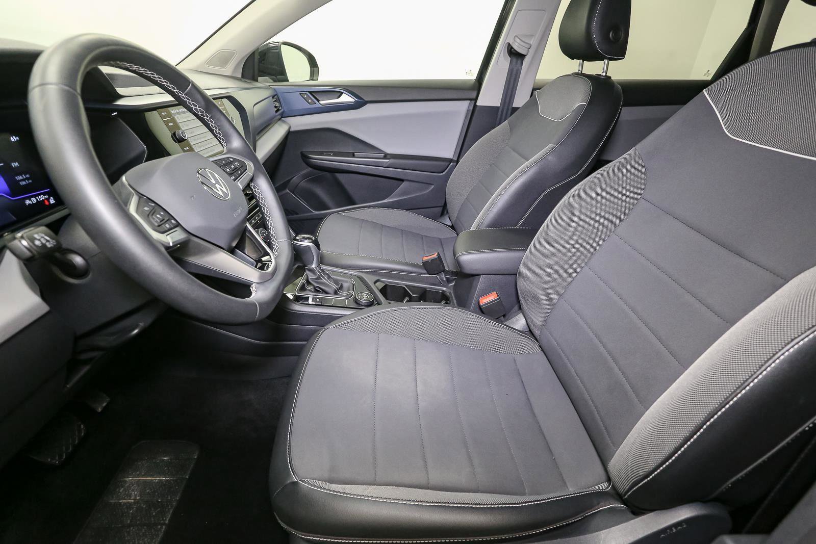 Certified 2023 Volkswagen Taos SE w/ Panoramic Sunroof Package AWD/4WD image 46