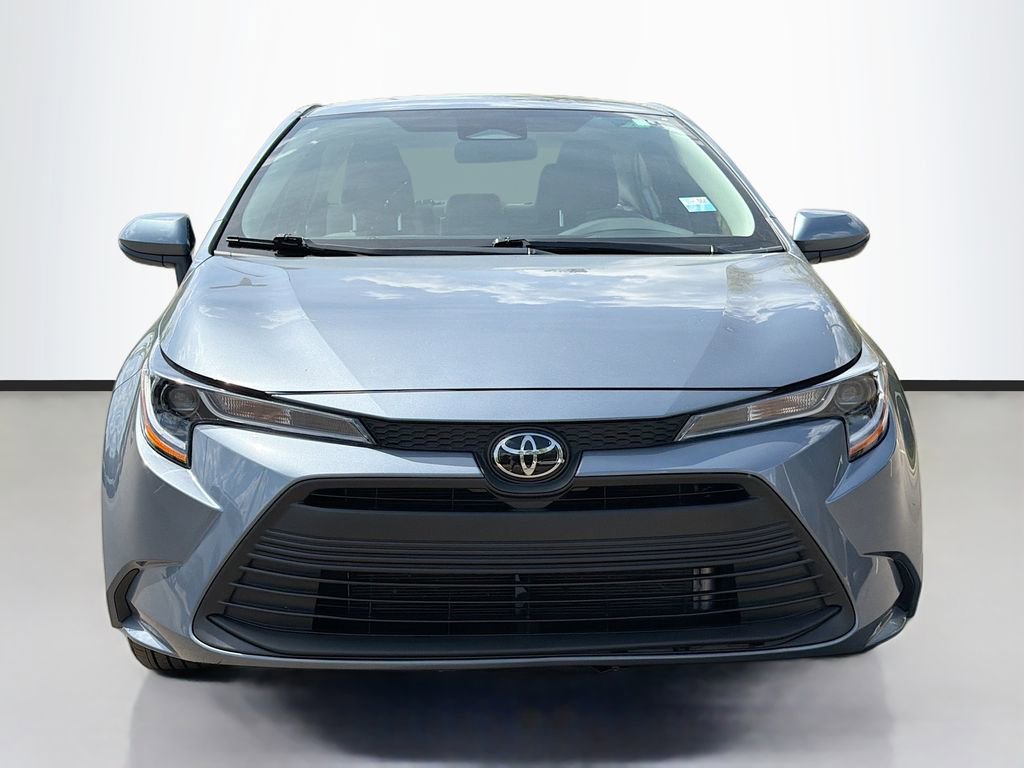 Used 2026 Toyota Corolla LE image 3