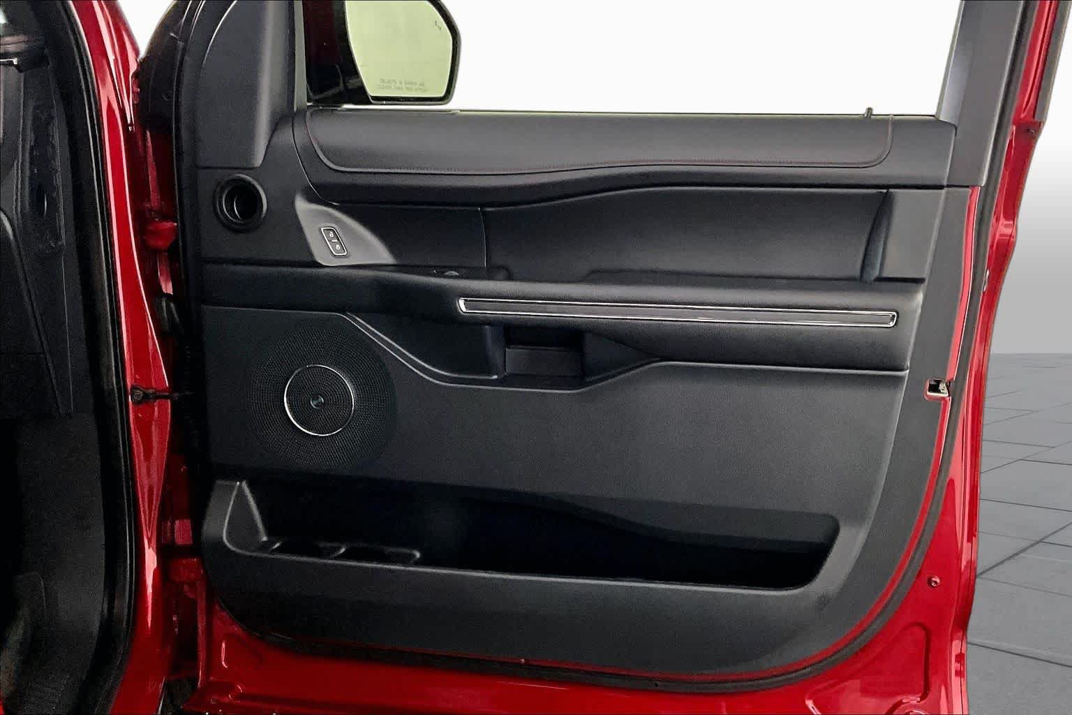 Used 2022 Ford Expedition Limited RWD image 20