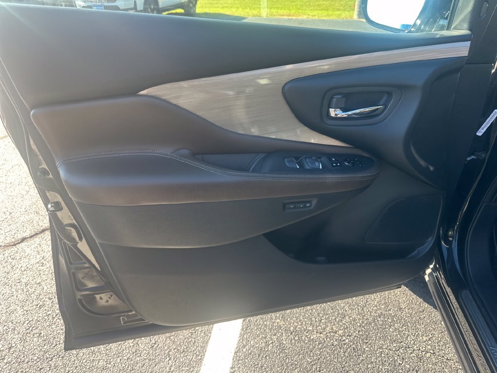 Used 2015 Nissan Murano SL w/ SL Technology Package AWD/4WD image 12