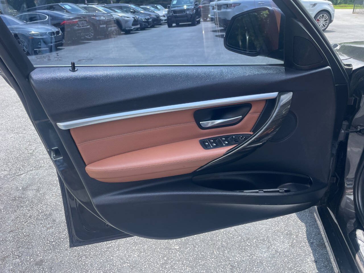 Used 2017 BMW 330i Sedan w/ Driver Assistance Package RWD image 21