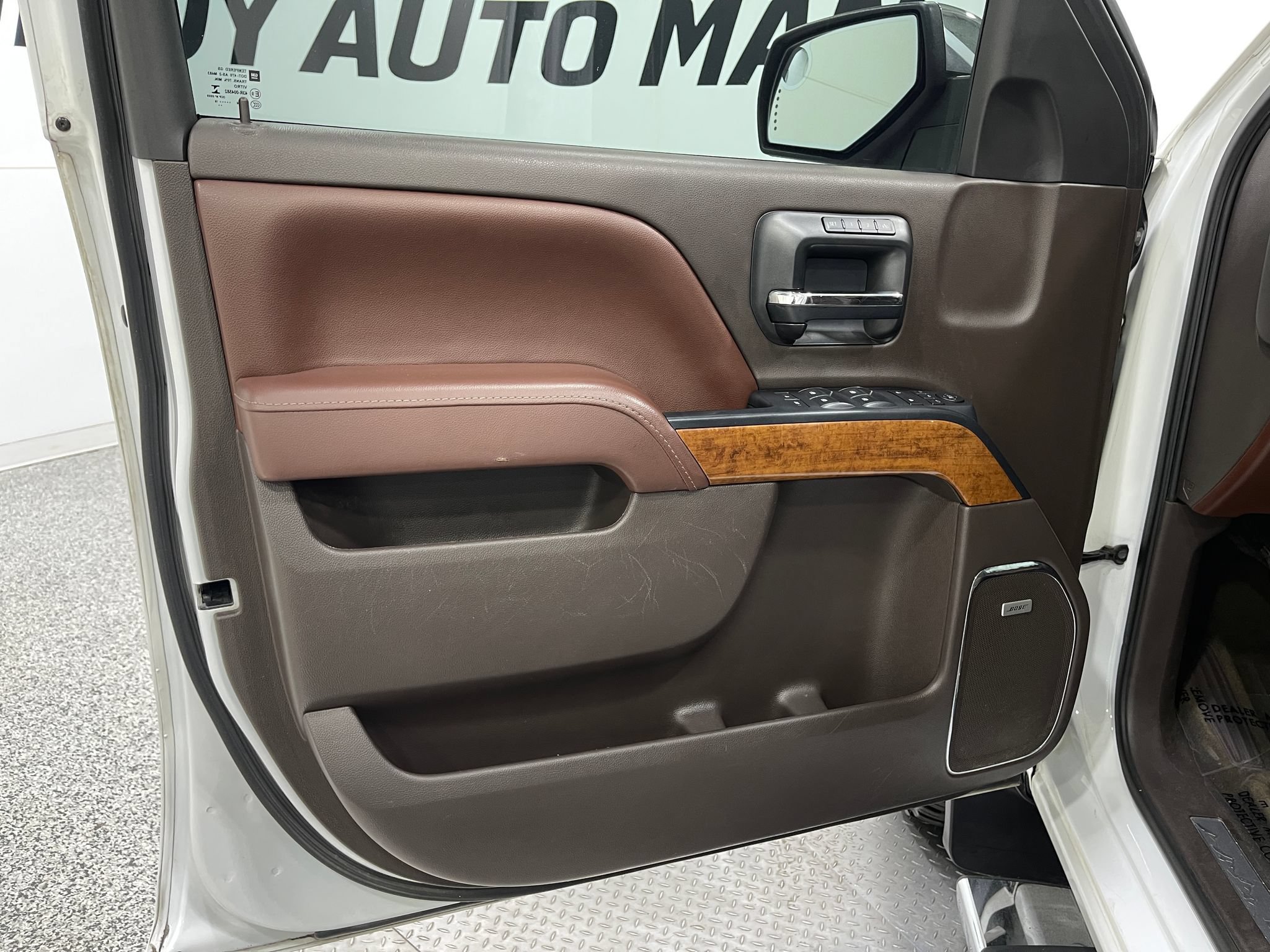 Used 2016 Chevrolet Silverado 1500 High Country w/ High Country Premium Package AWD/4WD image 15