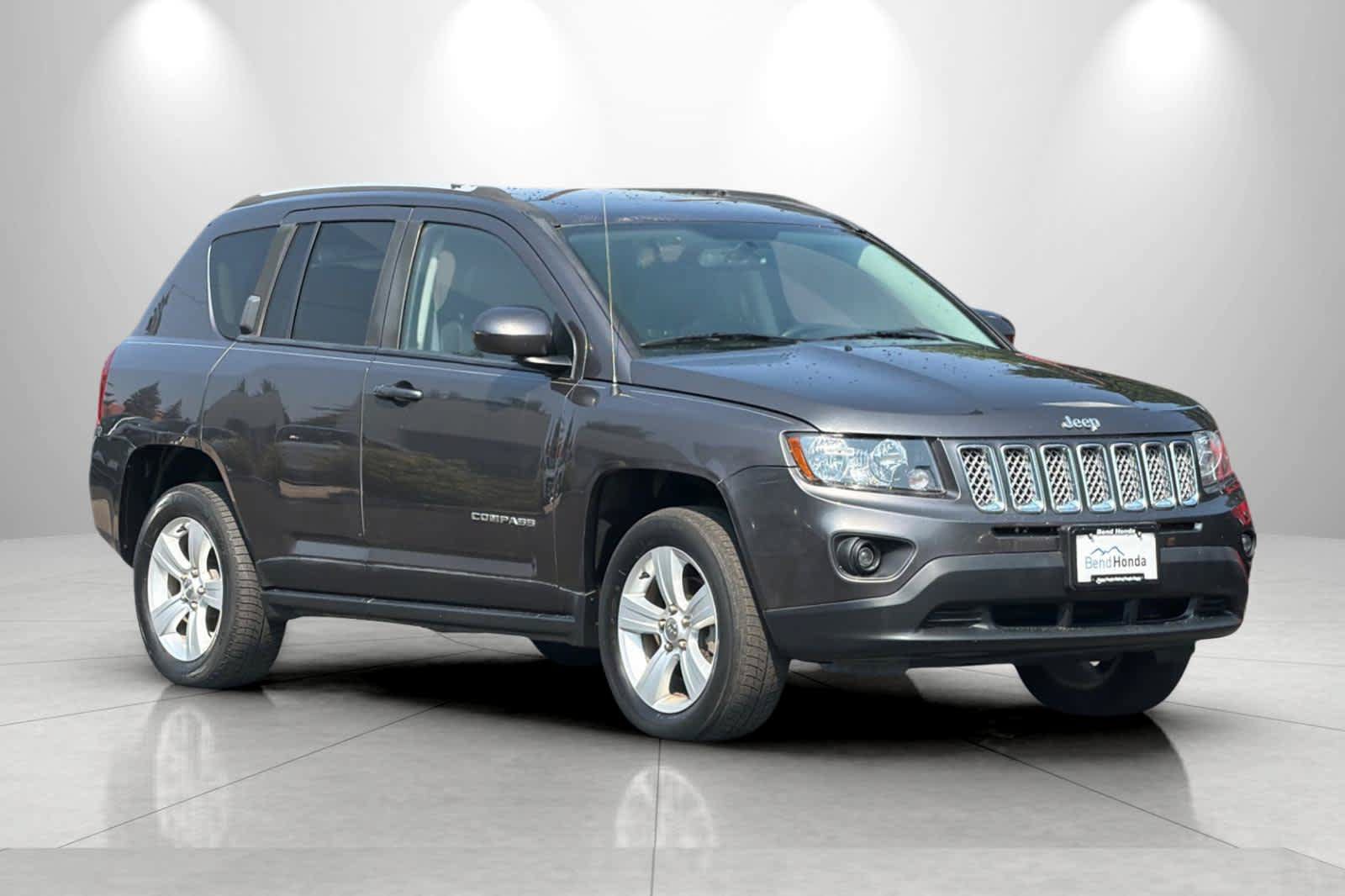 Used 2016 Jeep Compass Latitude AWD/4WD image 9