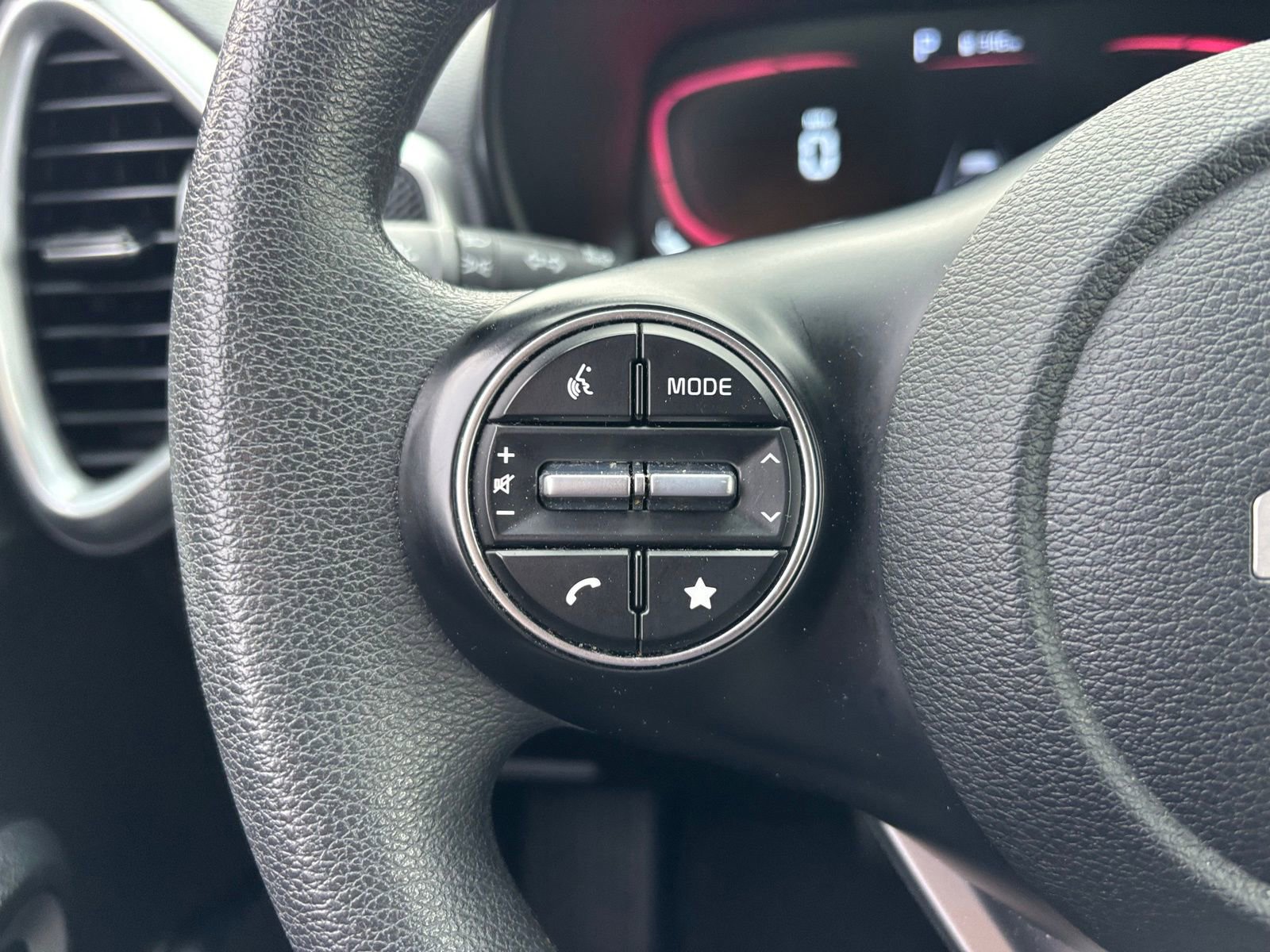 Used 2023 Kia Soul LX w/ LX Technology Package image 19