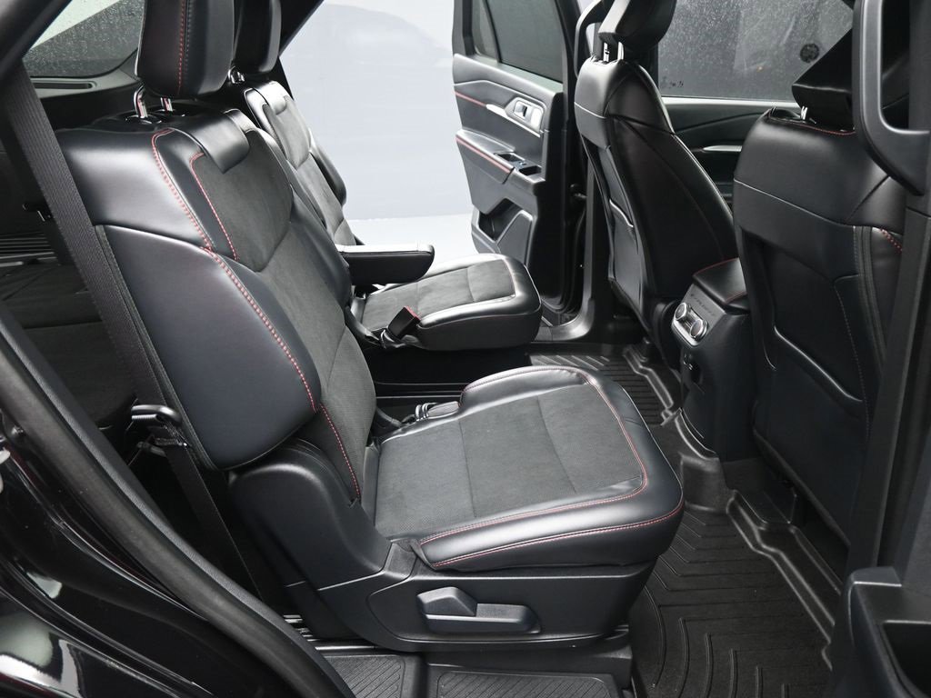 Used 2025 Ford Explorer ST w/ Sun And Sound Package image 19