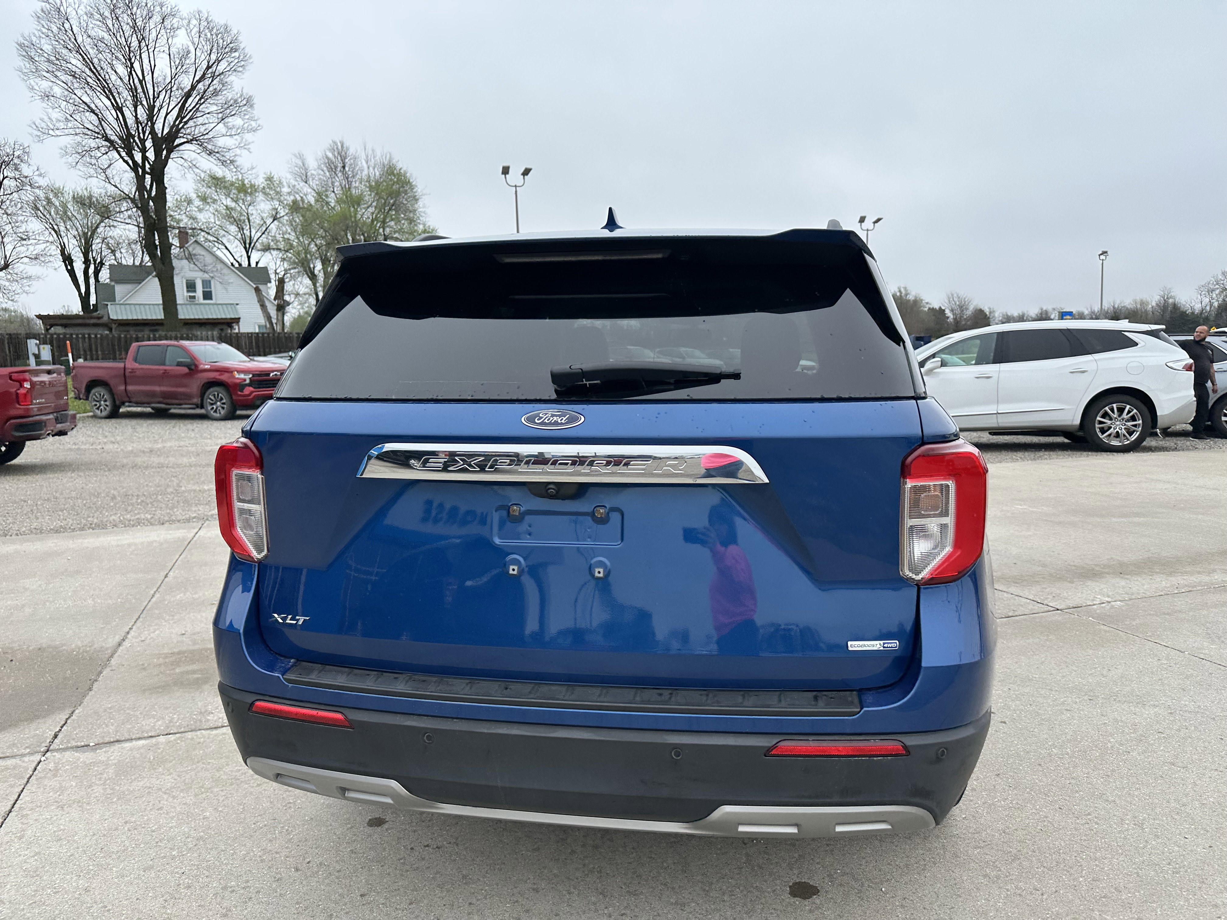 Used 2020 Ford Explorer XLT w/ Equipment Group 202A image 4