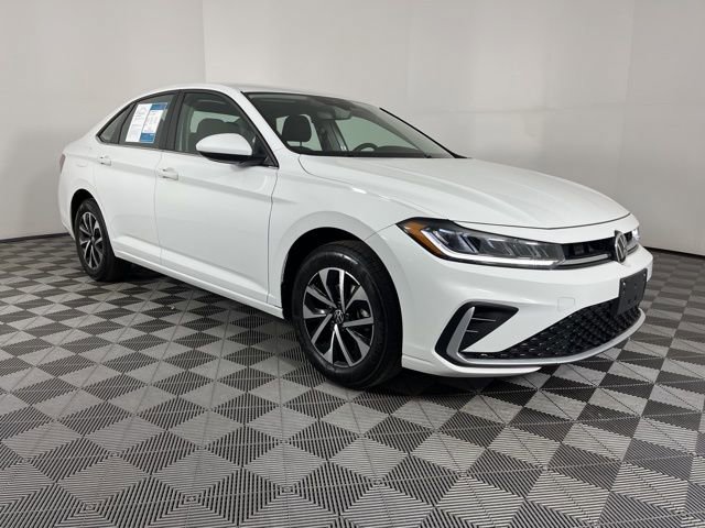 Used 2025 Volkswagen Jetta S image 2