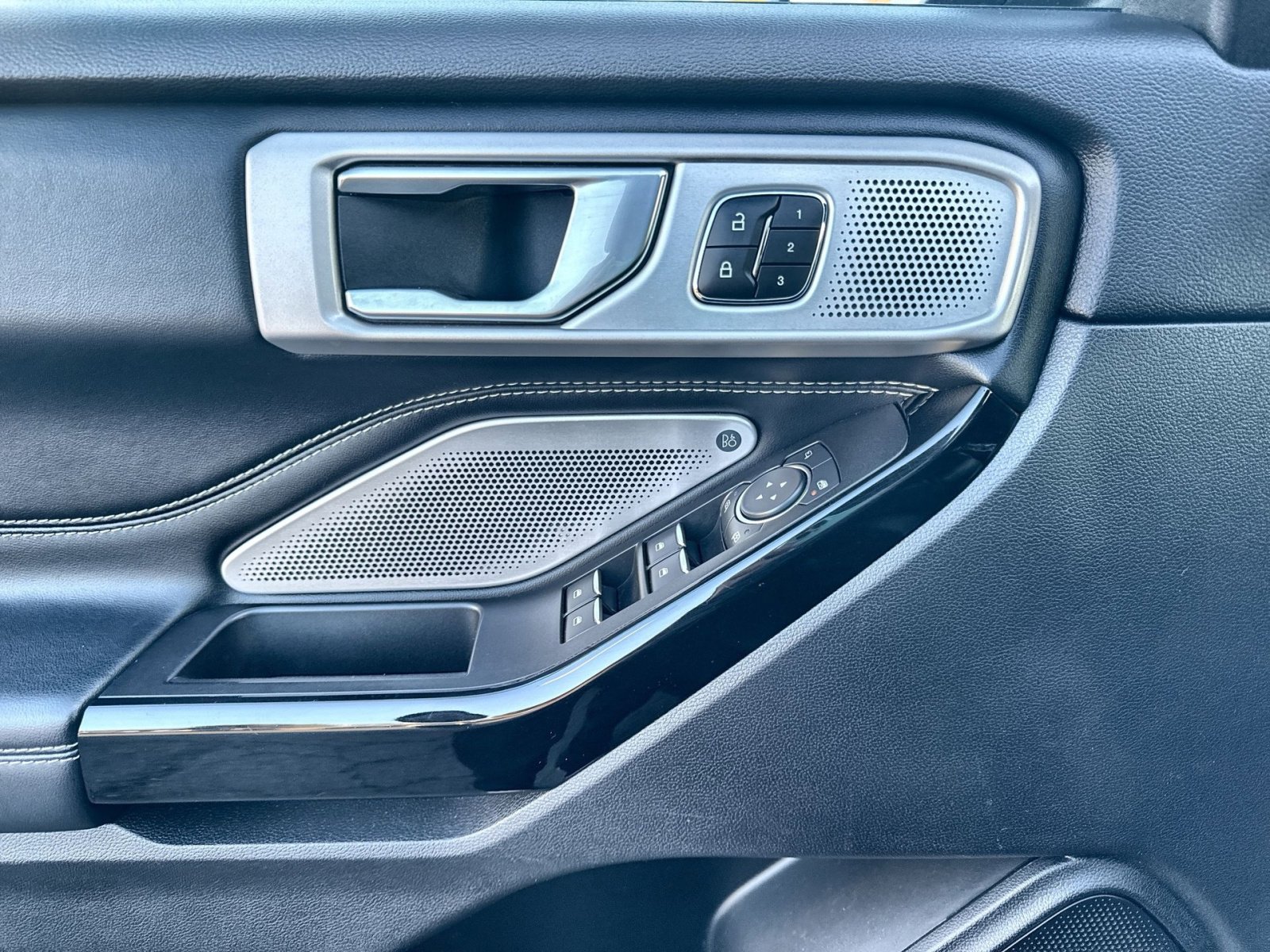 Used 2021 Ford Explorer ST w/ Equipment Group 401A image 15