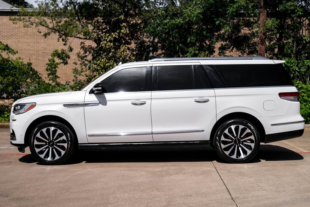 Used 2023 Lincoln Navigator L Reserve image 16
