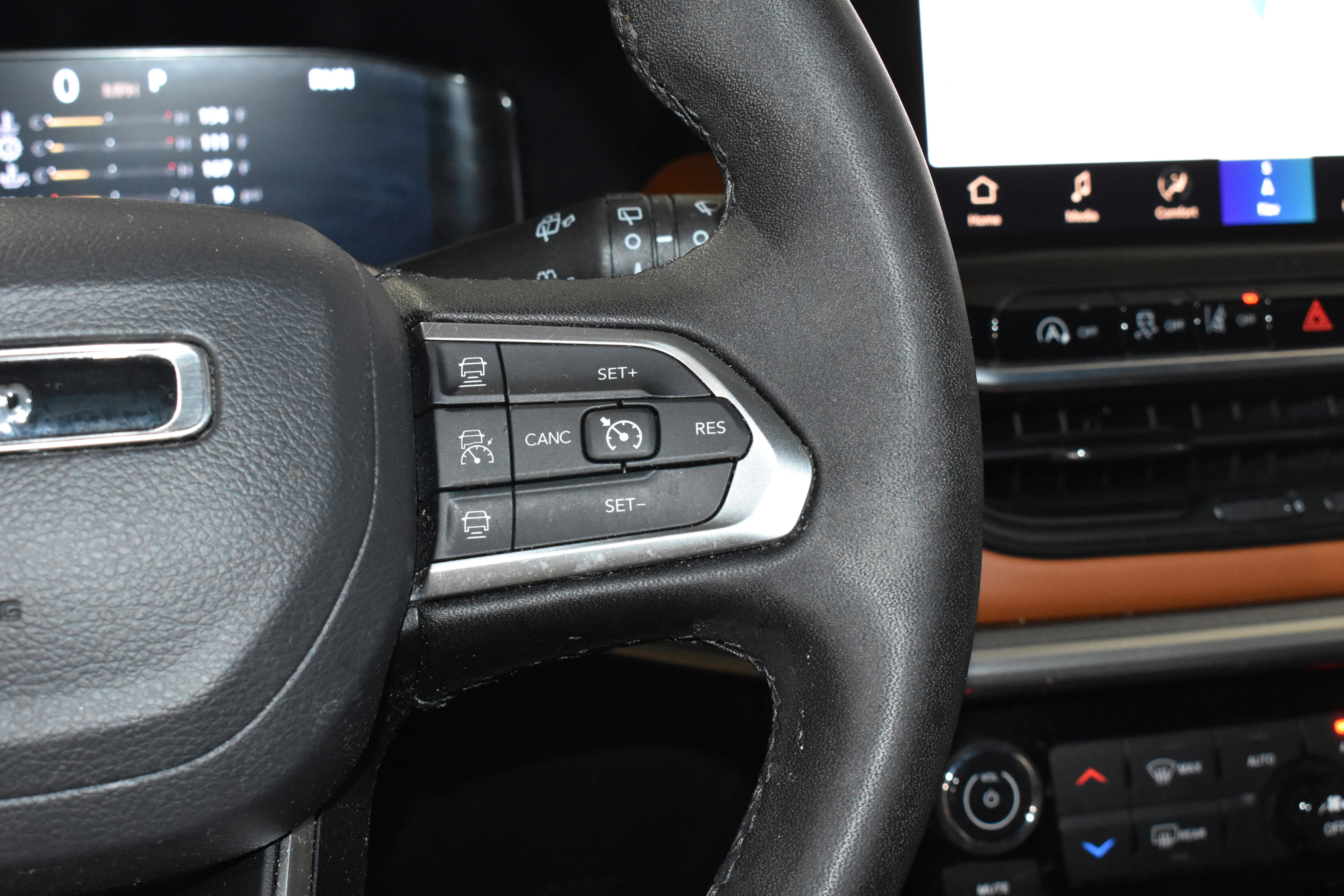Used 2024 Jeep Compass Limited w/ Elite Group image 13
