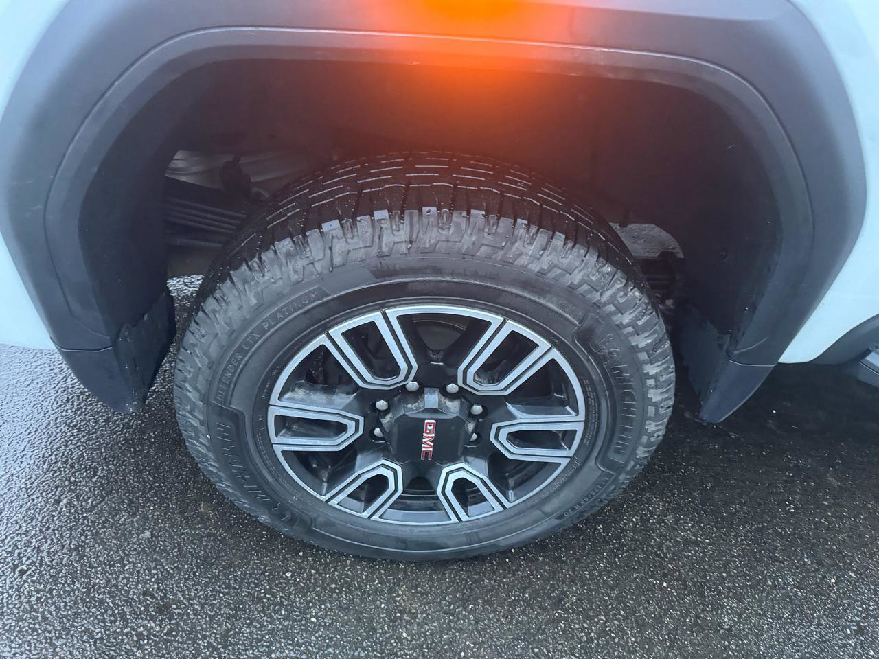 Used 2023 GMC Sierra 2500 AT4 w/ AT4 Premium Plus Package image 18