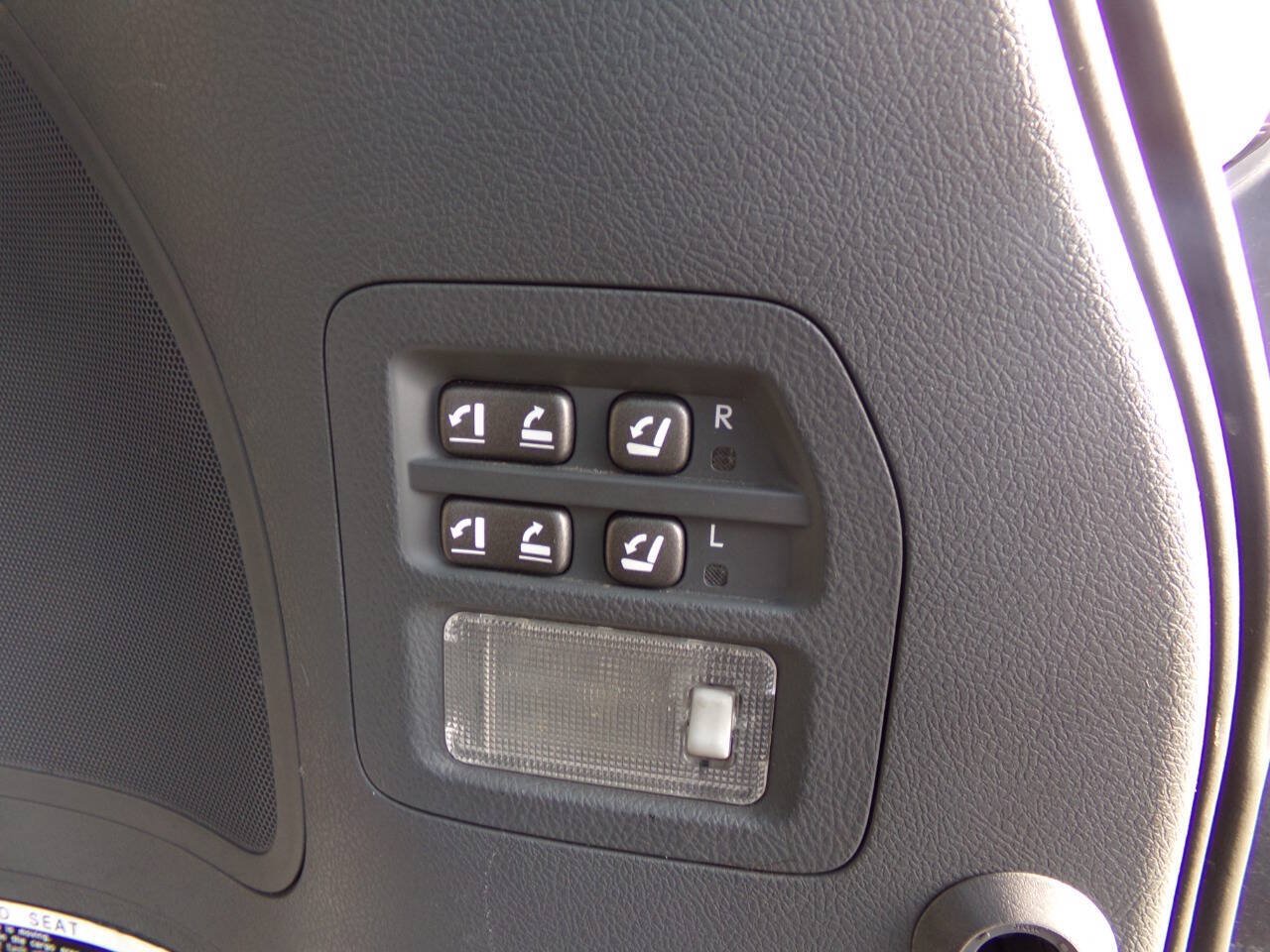 Used 2008 Lexus LX 570 4WD image 21