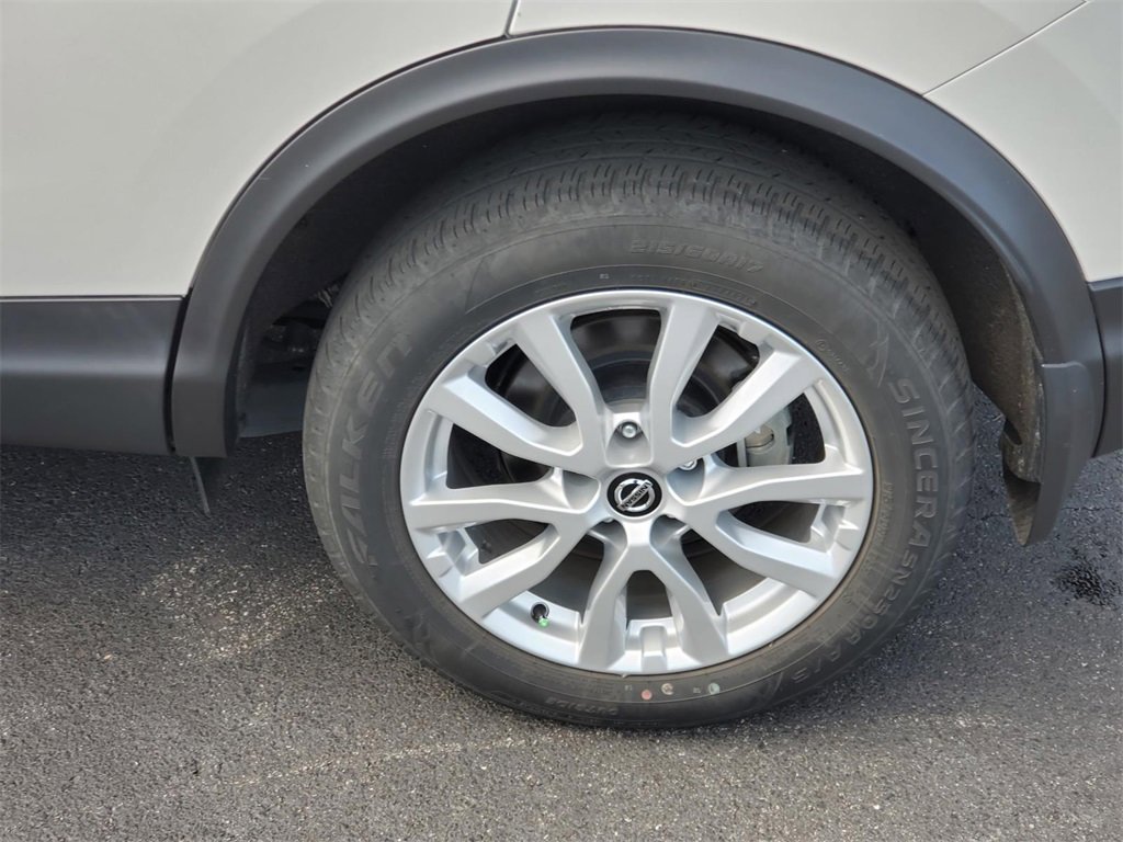 Used 2022 Nissan Rogue Sport SV image 12