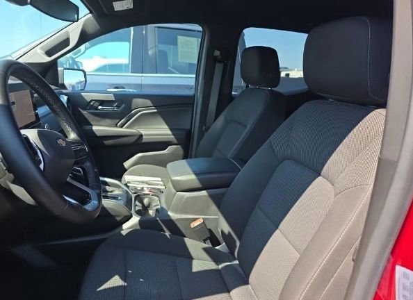 Used 2023 Chevrolet Colorado LT w/ LT Convenience Package AWD/4WD image 9
