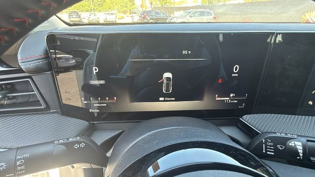 New 2025 Nissan Kicks SR image 21