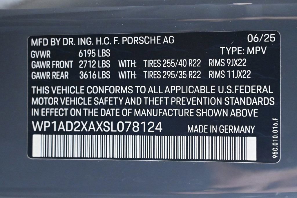 Certified 2025 Porsche Macan Electric image 30