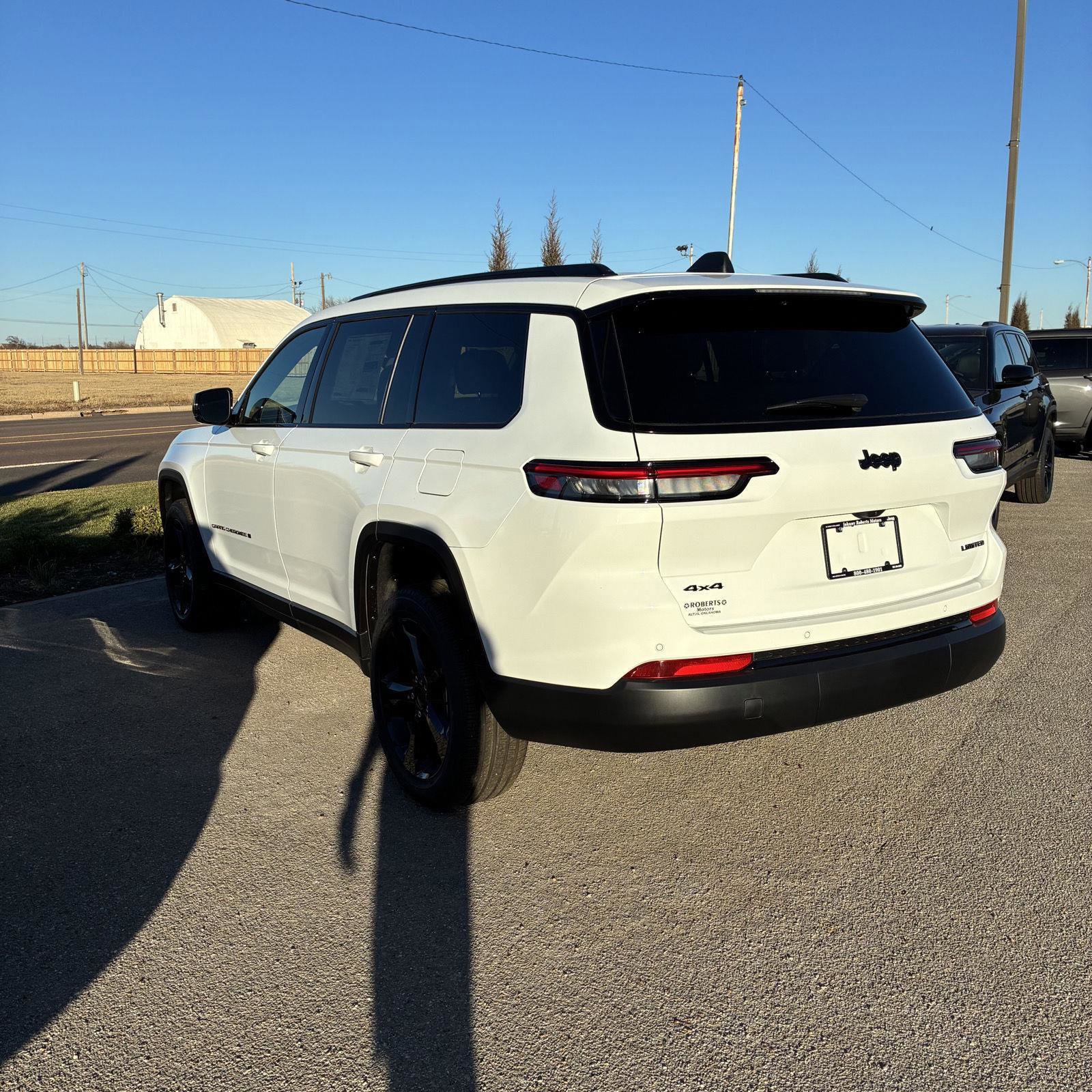 New 2025 Jeep Grand Cherokee L Limited w/ Black Appearance Package image 17