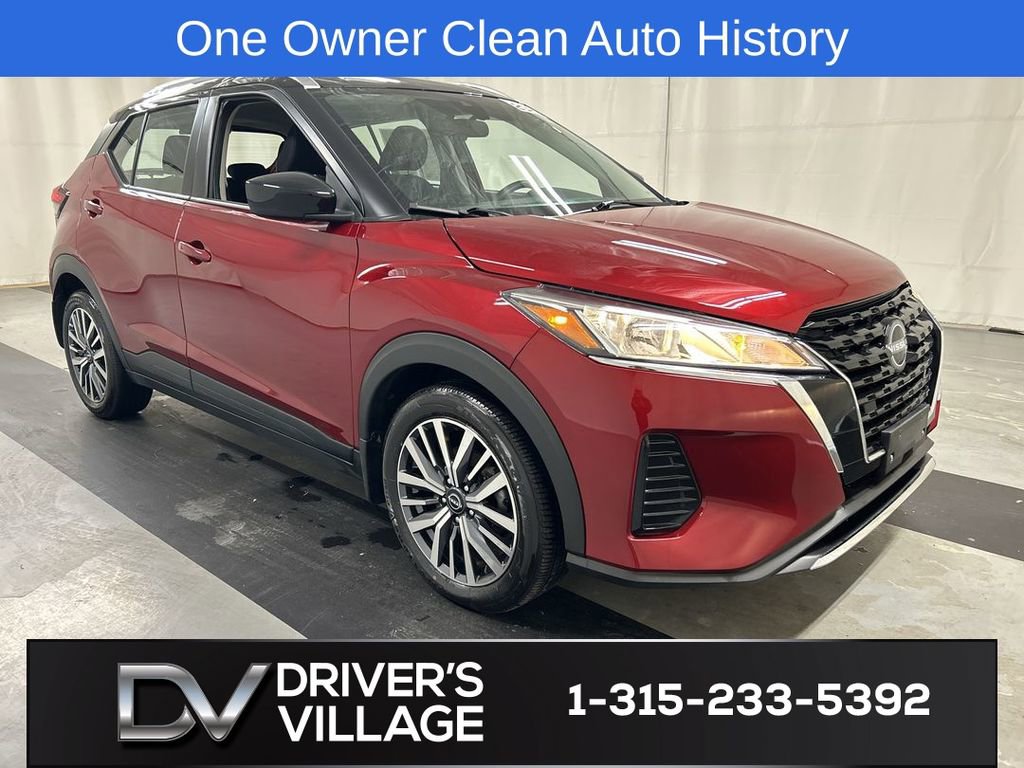 Used 2023 Nissan Kicks SV image 1