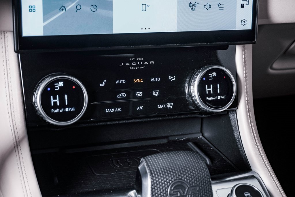 Used 2021 Jaguar F-PACE SVR image 25