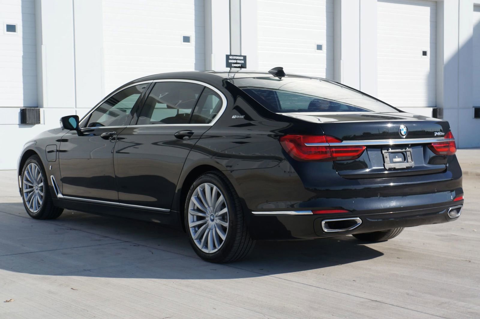 Used 2019 BMW 740e xDrive w/ Executive Package AWD/4WD image 10