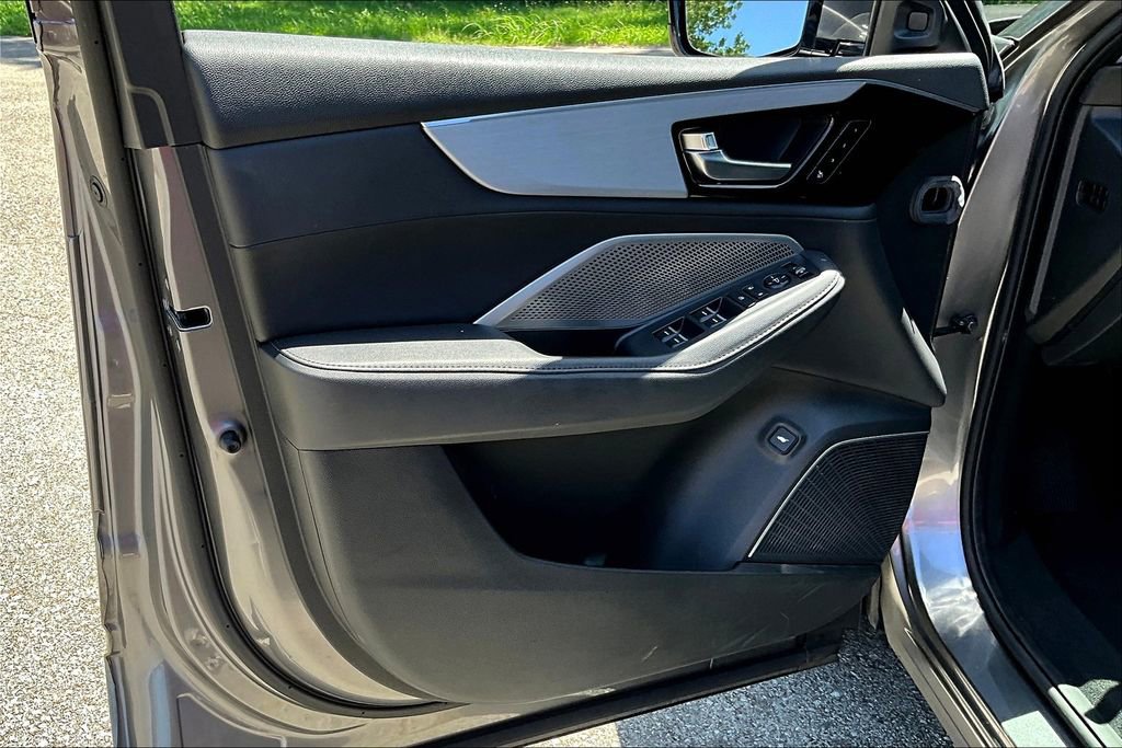 Used 2023 Acura MDX SH-AWD image 25